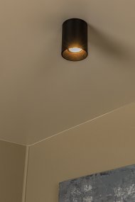 Gerti Svart spotlight från Lucide - Placera flera spotlights i rad i hallen f&ouml;r ett enhetligt intryck eller montera dem i grupp i vardagsrummet f&ouml;r att framh&auml;va utvalda delar av inredningen.