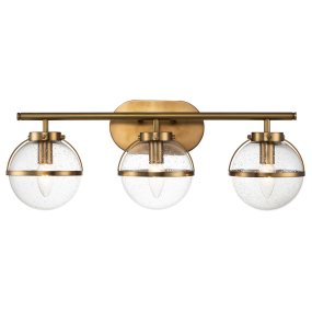 Hollis 60cm Antik mässing badrumslampa från Elstead Lighting - Tillverkad i stål med en finish i mässing, är den både robust och dekorativ.