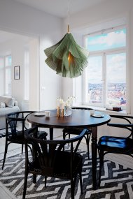 Juliette Ø75 Grön taklampa från By Rydéns - Tack vare sin unika form och eleganta detaljer &auml;r Juliette ett utm&auml;rkt val f&ouml;r dig som vill ha en taklampa som b&aring;de &auml;r vacker och ger r&auml;tt k&auml;nsla i rummet.