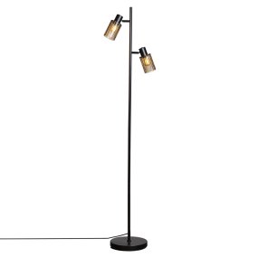 Kiera 2 Svart/amber golvlampa från Cottex - Den mattsvarta metallstommen bildar en stilren kontrast mot det amberf&auml;rgade glaset och g&ouml;r Kiera till ett dekorativt inslag i rummet.