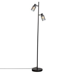 Kiera 2 Svart/Rökfärgad golvlampa från Cottex - Det tonade glaset skapar ett mjukt och st&auml;mningsfullt ljus samtidigt som den ribbade strukturen ger ett vackert ljusspel.