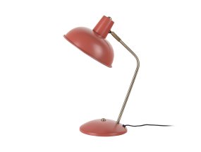 Hood 38cm Röd skrivbordslampa från Leitmotiv - Den r&ouml;rliga sk&auml;rmen med vit insida ger en j&auml;mn och behaglig ljusspridning, perfekt f&ouml;r l&auml;sning eller arbete.