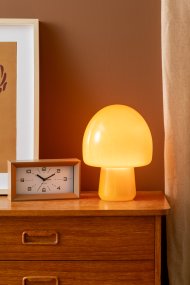 Gozar 27cm Gul bordslampa från Leitmotiv - Gozar &auml;r en stilren bordslampa i glas med en djup gul nyans som ger ett varmt och inbjudande sken.