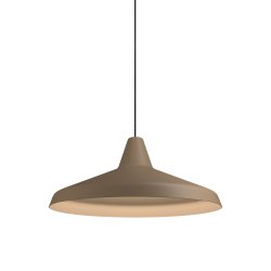 Titan Ø40 Sandstruktur taklampa från Belid - Den gör sig lika bra i det moderna hemmet som vill ha en modern retrokänsla, som i en mer rustik miljö där man med fördel kan välja en rökfärgad retroljuskälla med ledfilament för att få rätt stämning.