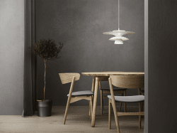 Picasso Ø50 Mattvit taklampa från Belid - F&ouml;r att pendeln ska kunna passa in i heminredningen under flera &aring;r, har vi valt att h&aring;lla designen enkel och elegant.