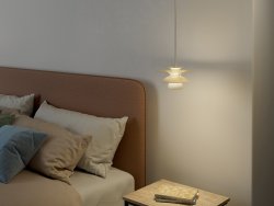 Picasso Ø18 Ljus honung taklampa från Belid - F&auml;rgerna gifter sig mycket behagligt med naturn&auml;ra inredningsstilar, men &auml;ven mer grafiska inredningsstilar, d&auml;r man vill ha en lagom framtoning av inredningsdetaljerna.