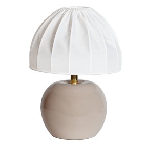Peach 27cm Beige bordslampa från Cottex - Peach &auml;r en charmig bordslampa som kombinerar mjuka f&auml;rger med en lekfull form.