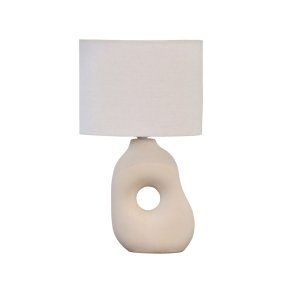 Pikazo 45cm Beige bordslampa från Lampan - Pikazo bordslampa i beige har en skulptural keramisk fot med dekorativt genomg&aring;ende h&aring;l och en matchande linnesk&auml;rm.