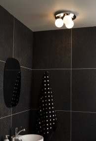 Nicosia Ø25 Krom badrumslampa från Aneta Lighting - Lampan monteras i tak med skruvar och fast str&ouml;manslutning.