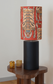 Manhattan 50cm Mattsvart från Hallbergs - Manhattan &auml;r en stilren lampfot med modern design.