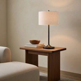 Soft 64cm Vit/brons bordslampa från Belid - Soft bordslampa &auml;r en stilren och harmonisk lampa med en sk&auml;rm i vitt, europeiskt odlat lin och en fot i metallisk bronsfinish.