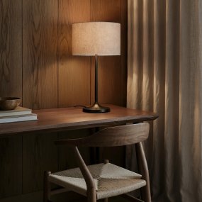 Soft 64cm Natur/brons bordslampa från Belid - Soft bordslampa &auml;r en stilren och harmonisk lampa med en sk&auml;rm i naturligt, europeiskt odlat lin och en fot i metallisk bronsfinish.