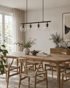 Globi 4 78cm Svart/transparent taklampa från Nordic Lighting - Globi blir ett dekorativt blickf&aring;ng som passar lika bra i moderna hem som i mer klassiska milj&ouml;er.