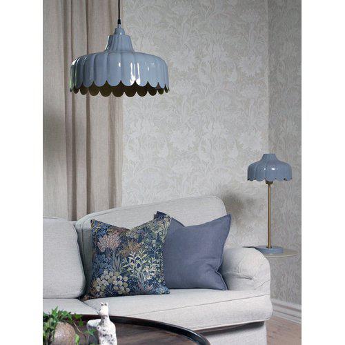 Wells 50cm Blå bordslampa från PR Home - Lampan har inspirerats av en blomma och skapat denna serie i fler f&auml;rger och modeller.