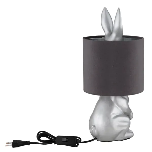 Rabbit 40cm Silver bordslampa från Globo Lighting - Med en silverf&auml;rgad kaninfigur som bas och en elegant gr&aring; sammetsk&auml;rm kombinerar den lekfull design med sofistikerad stil.