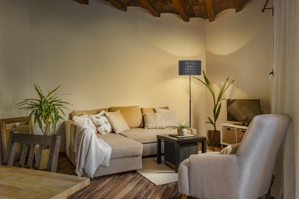 Felt Weaving Mörkgrå golvlampa från Ledvance - Dekorativ golvlampa med sk&auml;rm gjord av fl&auml;tad filt vilket ger en fin och varm ljusspridning i rummet.