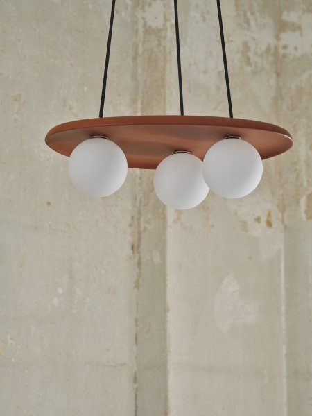 Clay Nest 50cm Brun taklampa från Osram - Glaskuporna i opal som omfamnar ljusk&auml;llorna skapar ett fint och bl&auml;ndfritt ljus i rummet.
