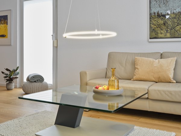 Zoom bild av Aura Ø50 Svart taklampa från Osram - Lampan &auml;r 3-stegs dimbar med din vanliga v&auml;ggstr&ouml;mbrytare s&aring; du kan justera ljusstyrkan efter behov.