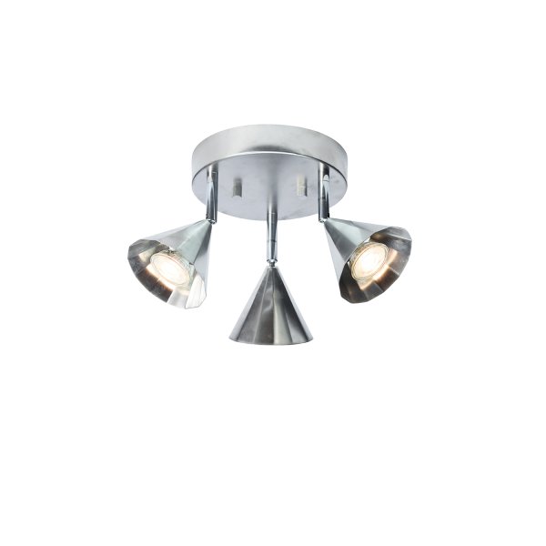 Rain 3 Silver spotlight från CO Bankeryd - Plafonden sprider ett j&auml;mnt ljus som skapar en behaglig atmosf&auml;r, och dess stilrena form g&ouml;r den till en diskret men elegant detalj i alla typer av inredningar.