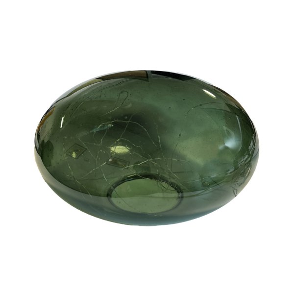 Sten 15cm Grön bordslampa från Pixie Design - Den &auml;r f&ouml;rsedd med timer och en praktisk 5-stegs dimmer f&ouml;r att justera ljuset efter behov, vilket g&ouml;r den perfekt f&ouml;r b&aring;de arbetsbelysning och mysig kv&auml;llsbelysning.