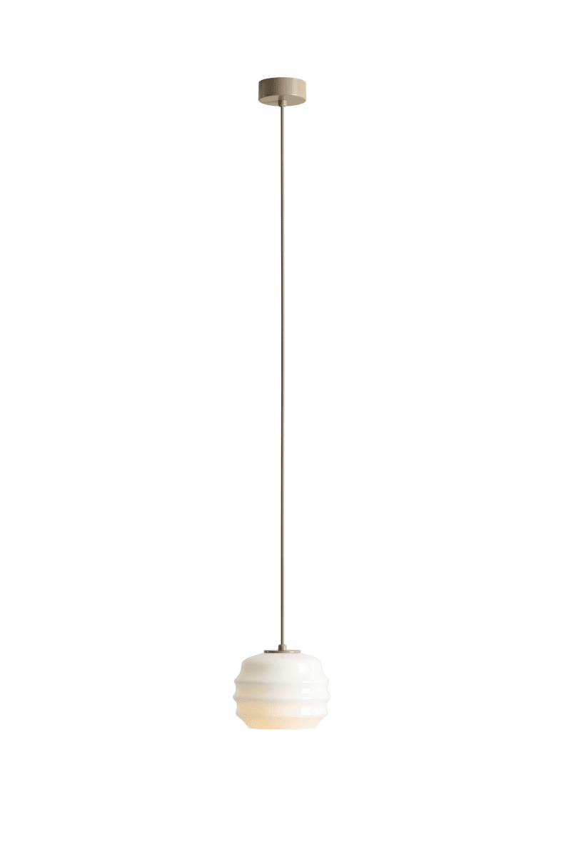 Puff Ø16 Beige taklampa från Artera - Puff &auml;r en charmig takpendel som kombinerar mjuka former med en modern och stilren design.