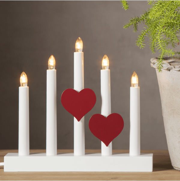 Ljusmanchett 2-pack Röd från Star Trading - &Auml;ndra utseende och dekorera din adventsljusstake eller LED-ljus med dessa julinspirerande dekorationer gjorda utav tr&auml;.