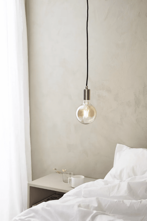 Sky Ø5 Mässing fönsterlampa från Markslöjd - F&ouml;nsterlampan Sky &auml;r en favorit hos m&aring;nga och den enkla, stilrena designen &auml;r l&auml;tt att passa in men samtidigt &auml;r vacker i all sin enkelhet.
