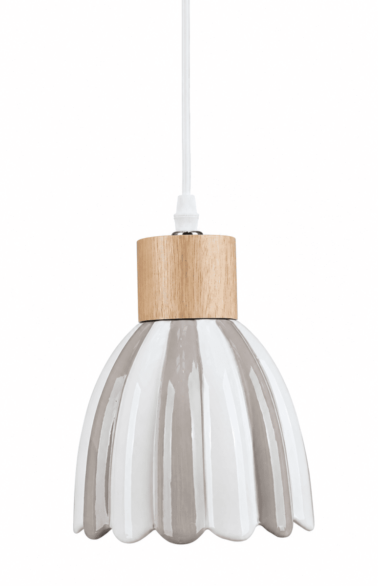 Poppy Ø15 Vit/beige fönsterlampa från Pixie Design - Den randiga sk&auml;rmen i beige och vitt ger lampan ett varmt och harmoniskt uttryck som passar fint i m&aring;nga olika inredningsstilar.