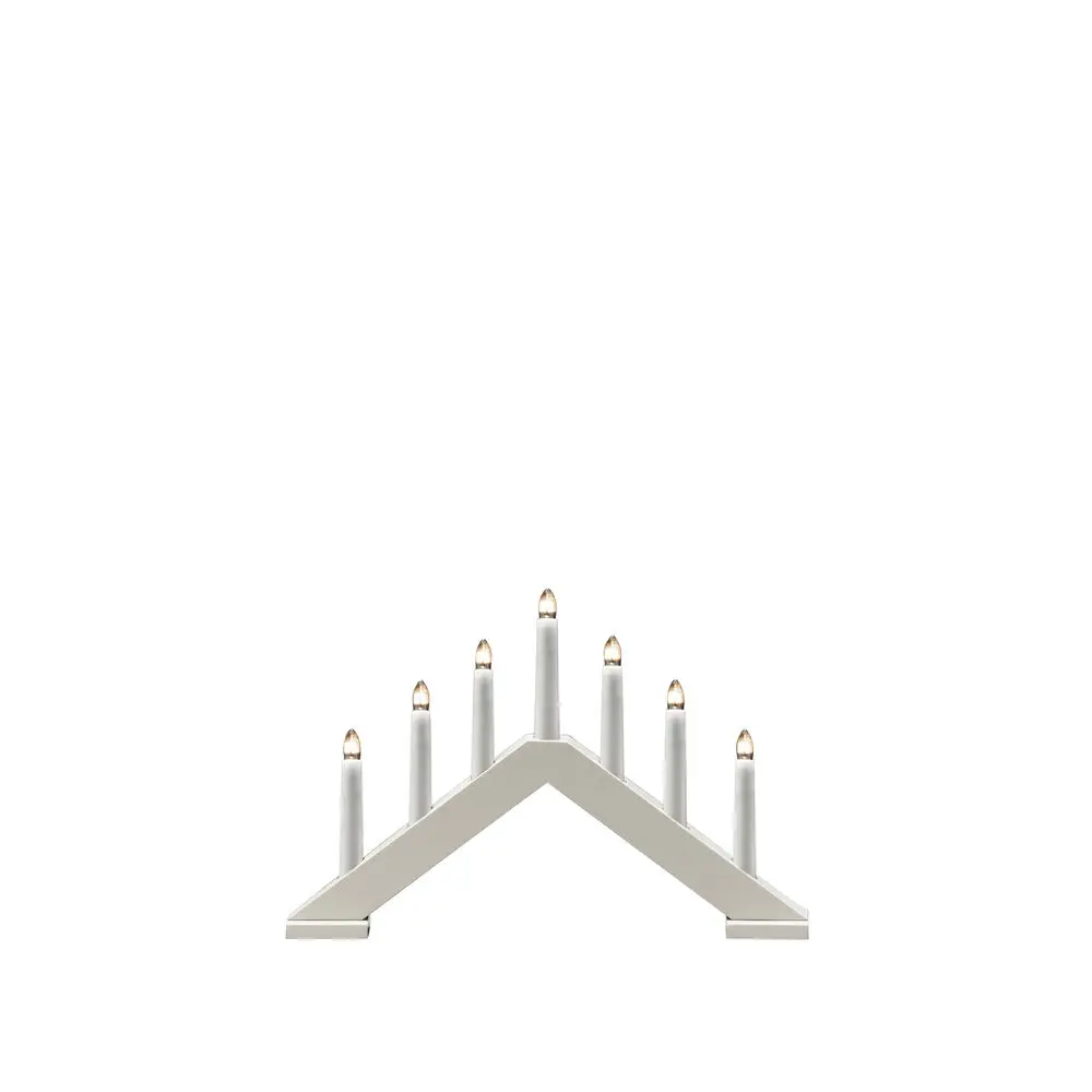 Elljusstake 7ljus Vit från Konstsmide - Ge ditt hem en tidl&ouml;s och stilren julk&auml;nsla med denna eleganta adventsljusstake i vitlackerat tr&auml;.