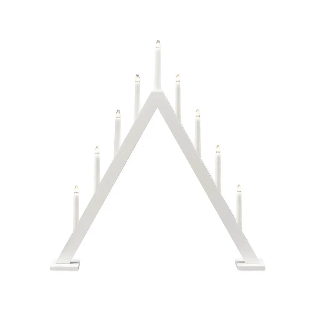 Elljusstake 9ljus Vit från Konstsmide - Den klassiska pyramidformen kombineras med en minimalistisk design, vilket g&ouml;r den till en perfekt inredningsdetalj i b&aring;de traditionella och moderna hem.