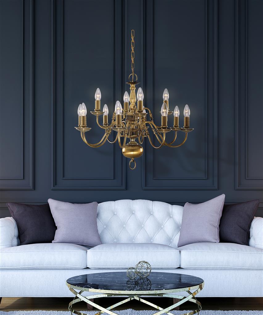 Flemish 12 Ø62 Mässing taklampa från Searchlight - Med sina 12st ljush&aring;llare i klassisk kandelaberstil och en dekorativ mittst&aring;ng med v&auml;lvd bas, f&ouml;rmedlar den en k&auml;nsla av &auml;kta elegans och tradition.