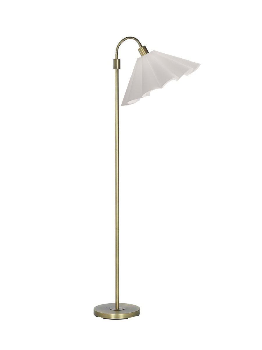 Amy Flex Guld golvlampa från PR Home - Lampan har en stomme av metall i guldfinish med en justerbar &ouml;vre arm och str&ouml;mbrytare p&aring; sockeln f&ouml;r enkel anv&auml;ndning.