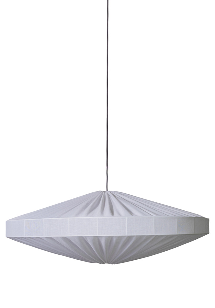 Alba skärm exkl. upphäng Ø115 Vit taklampa från Alde & Lind - Med linnetyget i en offwhite f&auml;rg f&aring;r lampsk&auml;rmen Alba ett sofistikerat och elegant uttryck.