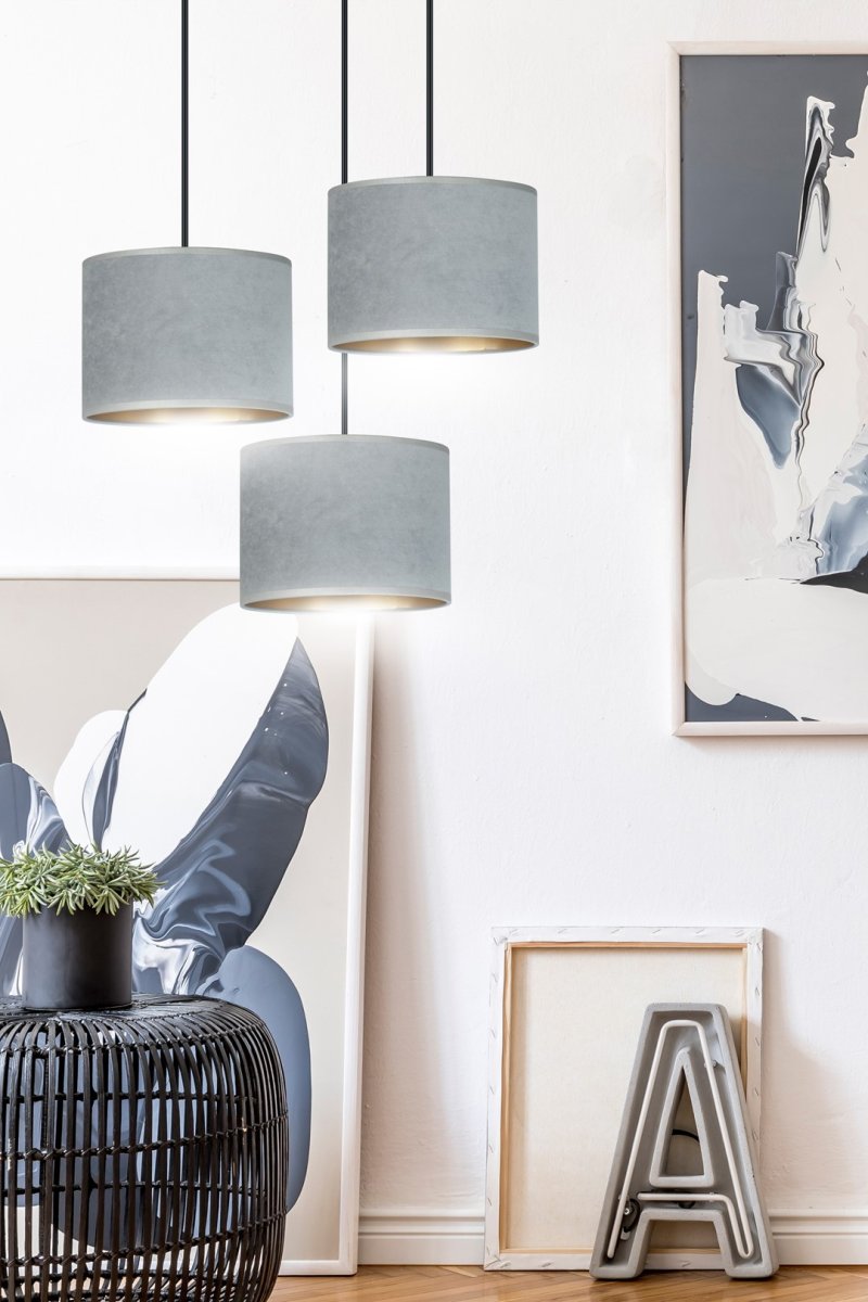 Hilde Ø50 Grå taklampa från Emibig Lighting - Den enkla konstruktionen och den eleganta f&auml;rgskalan g&ouml;r Hilde till ett m&aring;ngsidigt val som sm&auml;lter in i m&aring;nga olika rum och stilar.