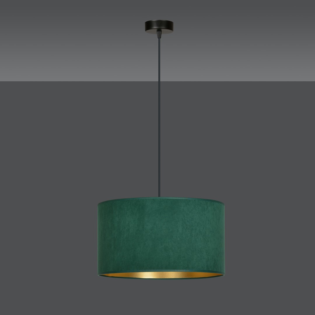 Hilde Ø35 Grön taklampa från Emibig Lighting - Den enkla konstruktionen och den eleganta f&auml;rgskalan g&ouml;r Hilde till ett m&aring;ngsidigt val som sm&auml;lter in i m&aring;nga olika rum och stilar.