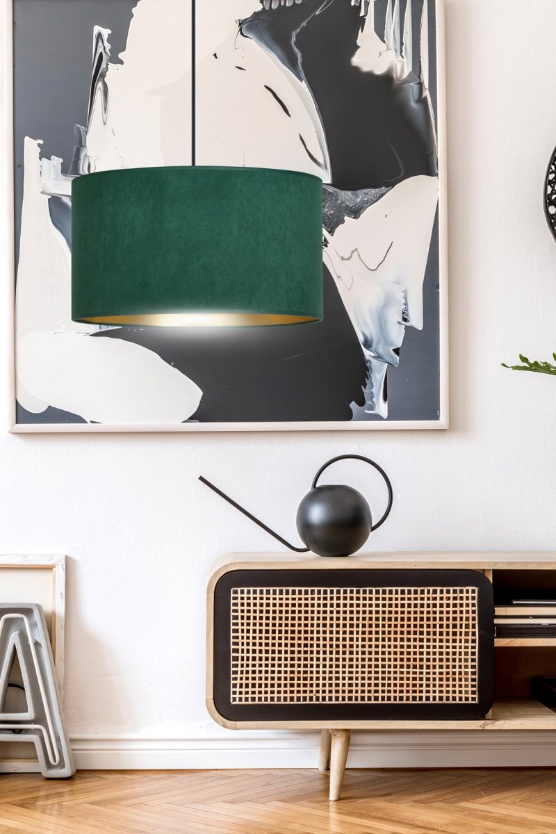 Hilde Ø35 Grön taklampa från Emibig Lighting - Den enkla konstruktionen och den eleganta f&auml;rgskalan g&ouml;r Hilde till ett m&aring;ngsidigt val som sm&auml;lter in i m&aring;nga olika rum och stilar.