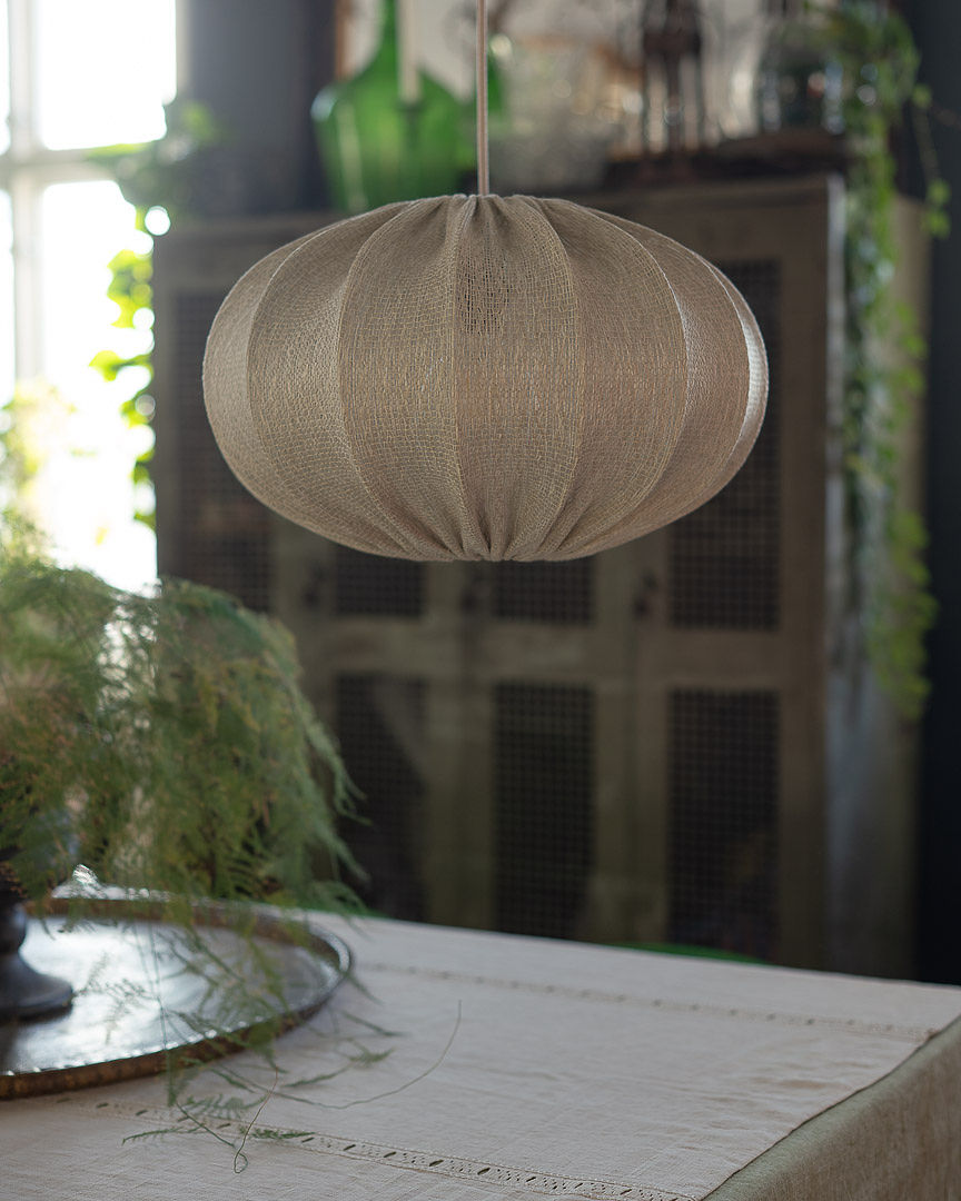 Moon skärm exkl. upphäng Ø45 Offwhite taklampa från Alde & Lind - Moon ger rummet en varm och ombonad k&auml;nsla och passar i m&aring;nga olika inredningsstilar.