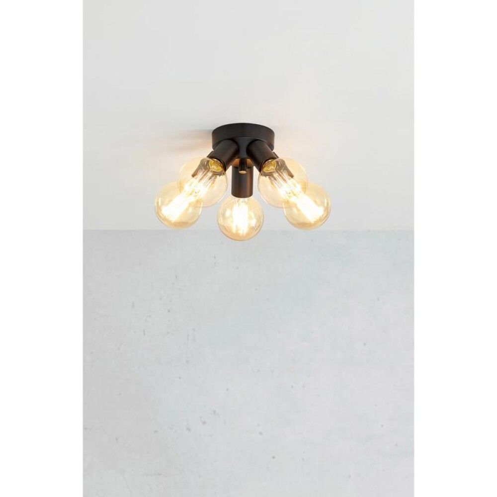 Mazzo 5 Svart spotlight från Markslöjd - Mazzo plafond i svart metall med 5st socklar har en stilren design.