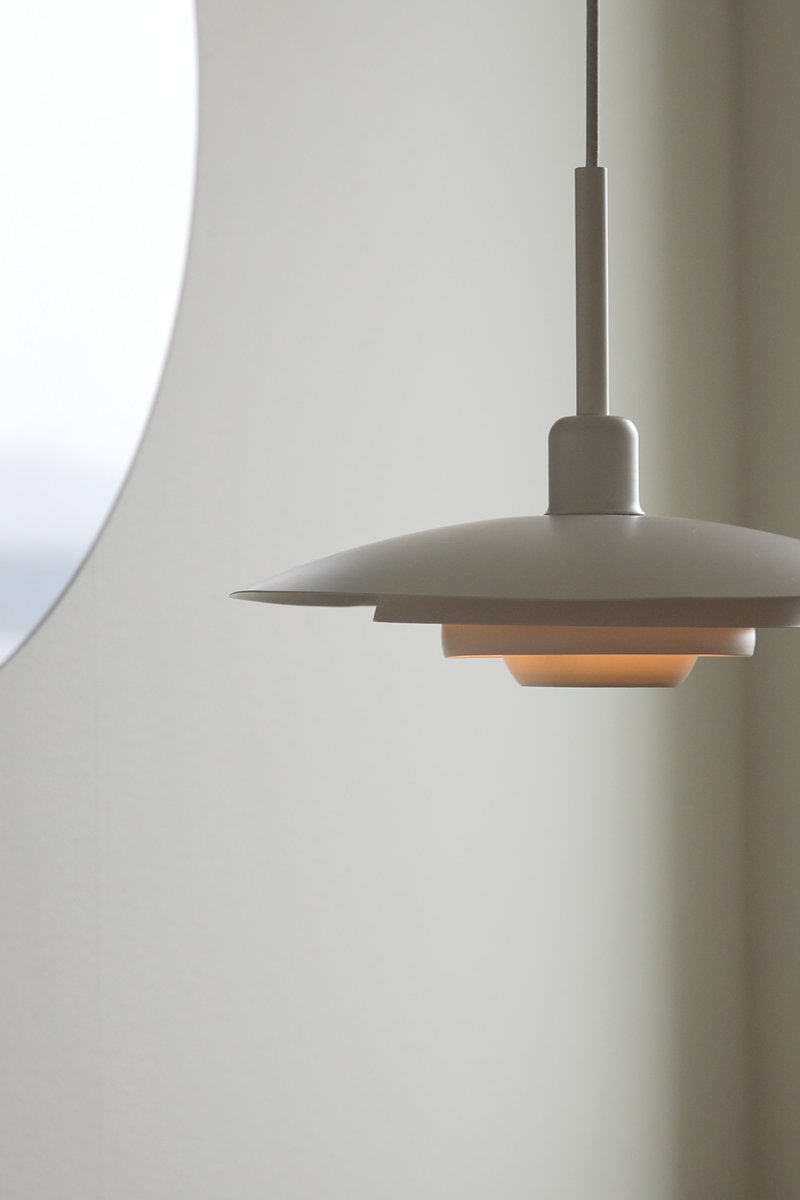 Piny Ø35 Vit taklampa från Markslöjd - Formspr&aring;ket kan liknas med en klassisk hisslampa, med med ett mer stilrent uttryck.