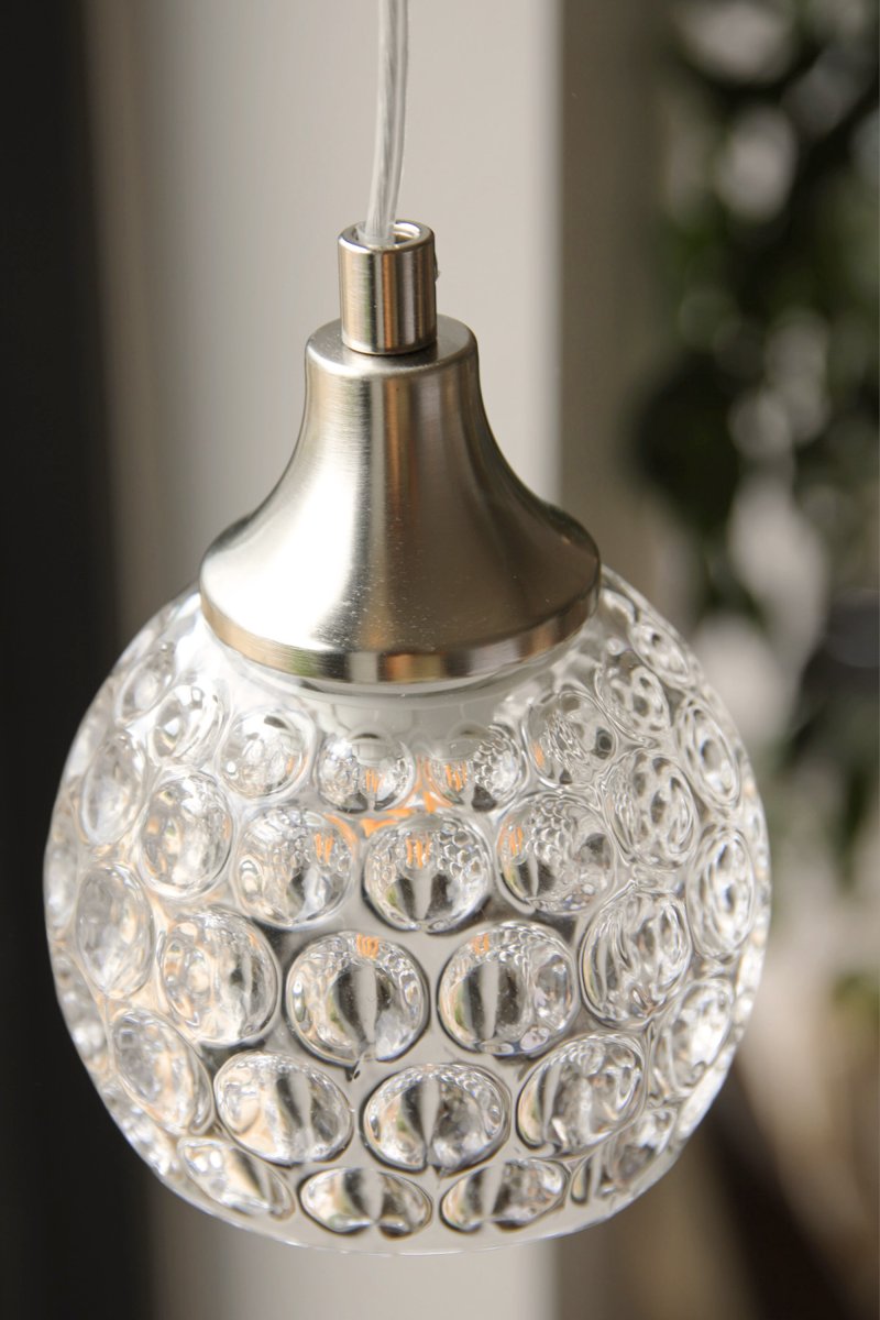 Clear Ø12 Transparent fönsterlampa från Markslöjd - Clear&nbsp;&auml;r en elegant f&ouml;nsterlampa med en dekorativ sk&auml;rm i transparent bubbelglas.