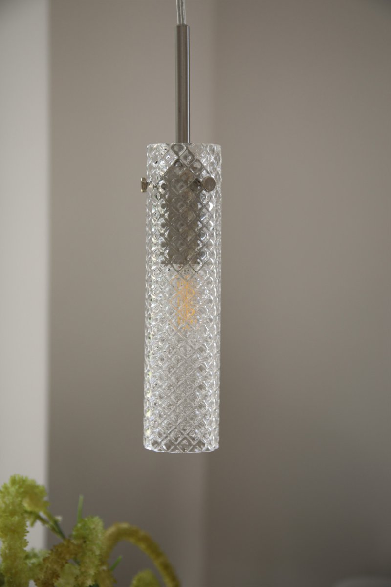 Vibia Ø5 Transparent fönsterlampa från Markslöjd - Vibia passar perfekt i f&ouml;nstret och blir en dekorativ detalj som tillf&ouml;r b&aring;de st&auml;mningsfullt ljus och karakt&auml;r till rummet.