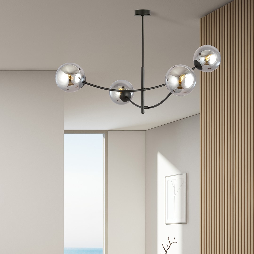 Hunter Ø90 Svart/Rökfärgad taklampa från Emibig Lighting - Lampan g&ouml;r sig s&auml;rskilt bra ovanf&ouml;r ett bord eller en k&ouml;ks&ouml;, d&auml;r den skapar en unik och inbjudande atmosf&auml;r.