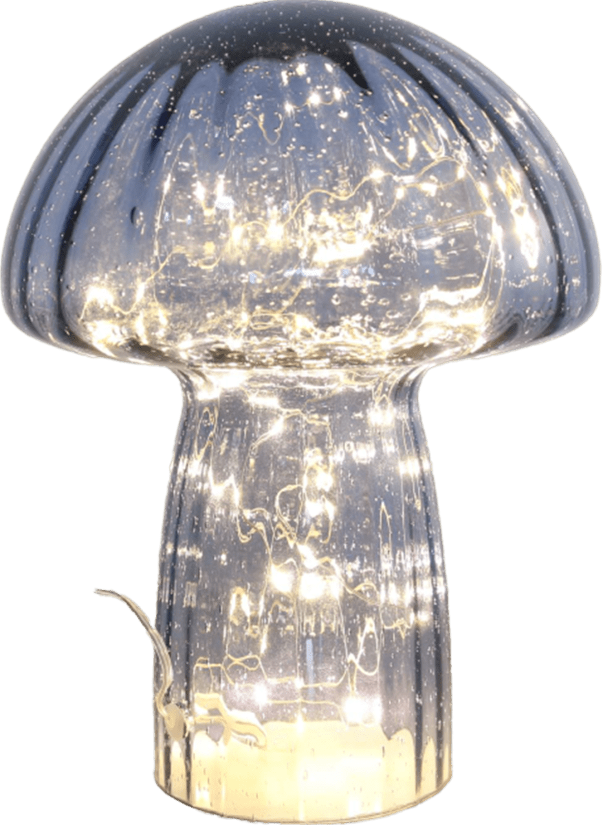 Svamp 23cm Blå bordslampa från Pixie Design - Den &auml;r f&ouml;rsedd med timer och en praktisk 5-stegs dimmer f&ouml;r att justera ljuset efter behov, vilket g&ouml;r den perfekt f&ouml;r b&aring;de arbetsbelysning och mysig kv&auml;llsbelysning.