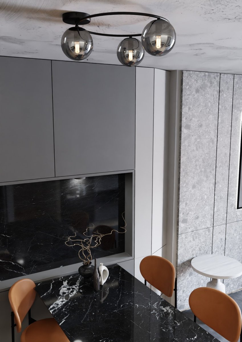 Sopra Ø47 Rökfärgad plafond från Emibig Lighting - Kuporna i r&ouml;kf&auml;rgat glas tillf&ouml;r l&auml;tthet och sprider ljuset j&auml;mnt, vilket bidrar till en behaglig och effektiv rumsbelysning.