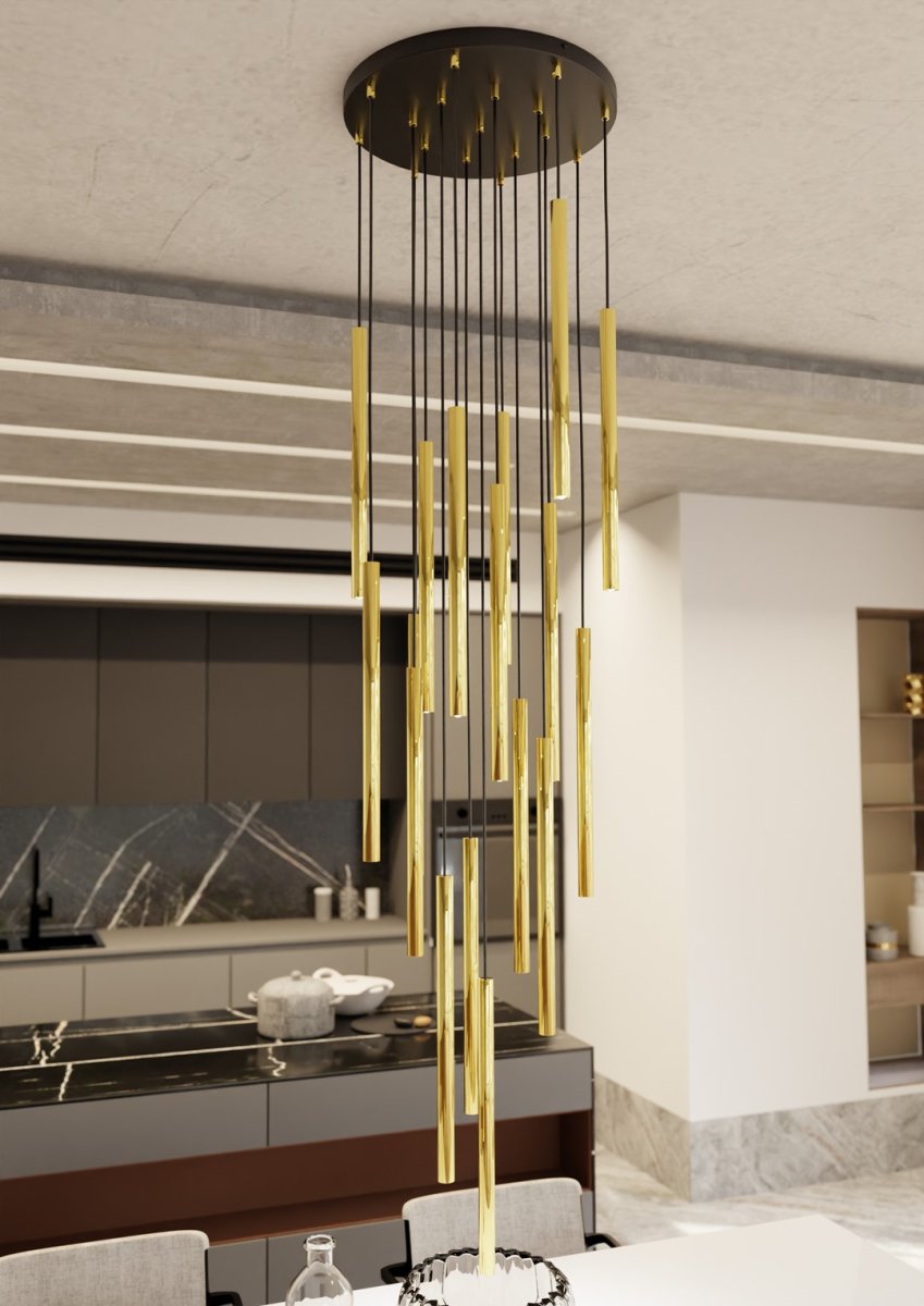 Selter Ø45 Guld taklampa från Emibig Lighting - De gl&auml;nsande inslagen g&ouml;r att lampan inte bara fungerar som ljuspunkt, utan ocks&aring; som en lyxig inredningsdetalj.