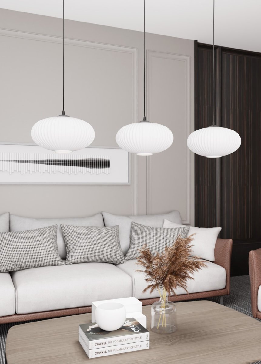 Coco 115cm Vit taklampa från Emibig Lighting - Perfekt f&ouml;r vardagsrum och matplatser &ndash; Coco fungerar som en snygg accent i alla typer av inredningar.