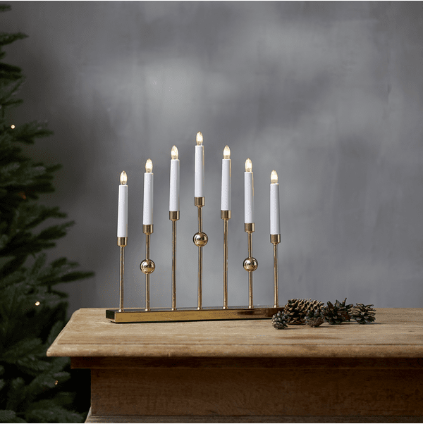 Gustavo Mässing från Star Trading - Stilren metalljusstake i m&auml;ssingfinish.