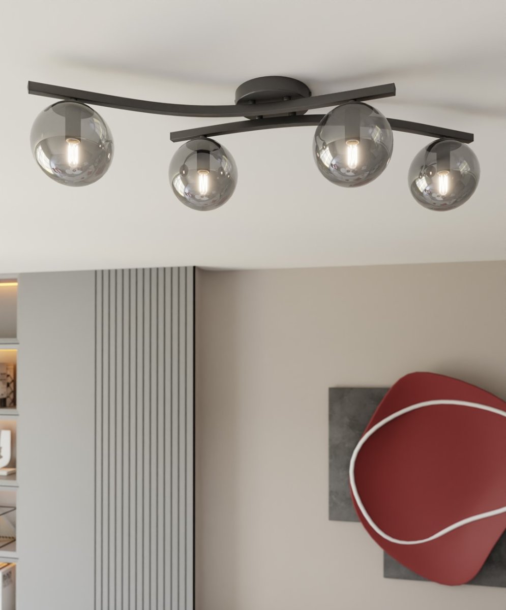 Opus 84cm Rökfärgad plafond från Emibig Lighting - Den enkla formen och kuporna av r&ouml;kf&auml;rgat glas ger rummet en mjukhet och l&auml;tthet, samtidigt som lampan sprider ett behagligt, diffust ljus.