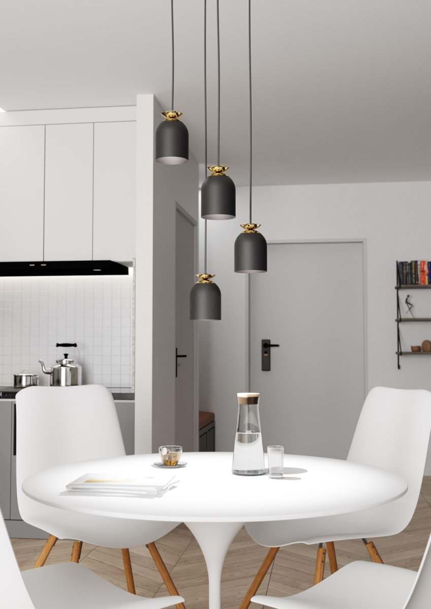 Target Ø30 Svart taklampa från Emibig Lighting - De robusta metallsk&auml;rmarna kombineras med guldf&auml;rgade detaljer som skapar en effektfull kontrast och tillf&ouml;r b&aring;de elegans och sofistikering.