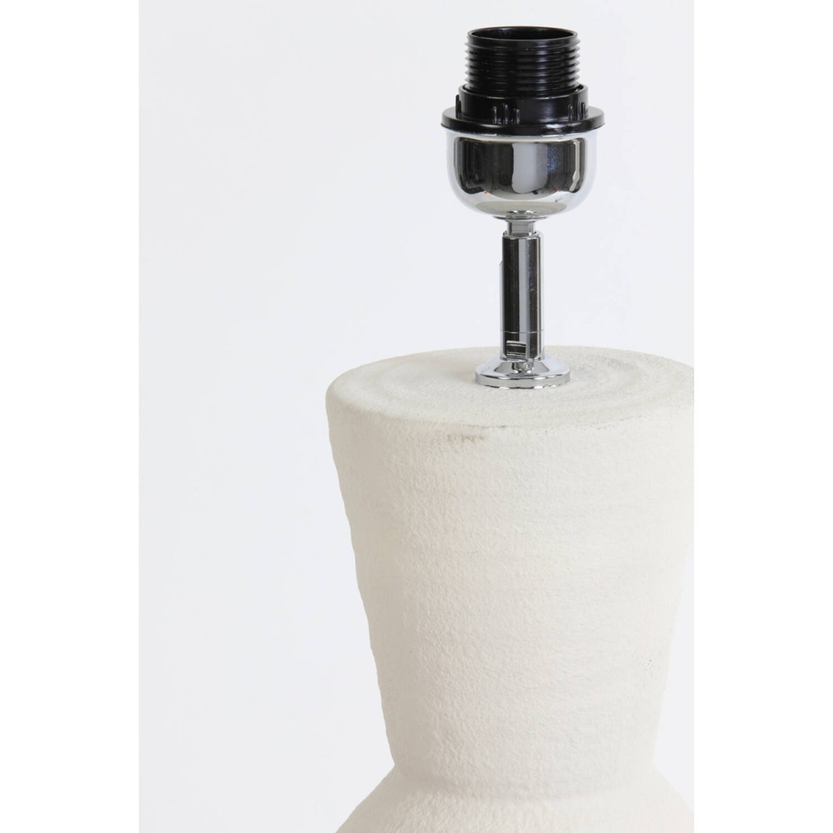 Ayla 50cm Krämvit från Light & Living - Perfekt f&ouml;r att skapa en elegant och trendig atmosf&auml;r i vardagsrummet, sovrummet eller hallen.